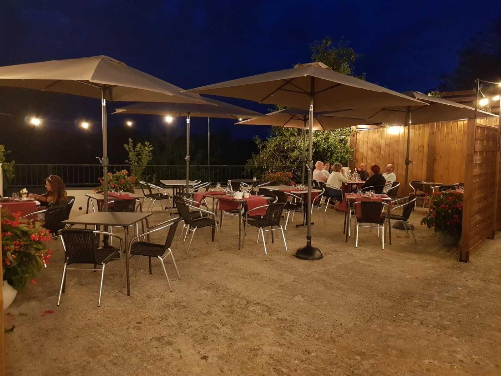 Auberge D'Ici Et D'Ailleurs Cressensac-Sarrazac Exterior foto